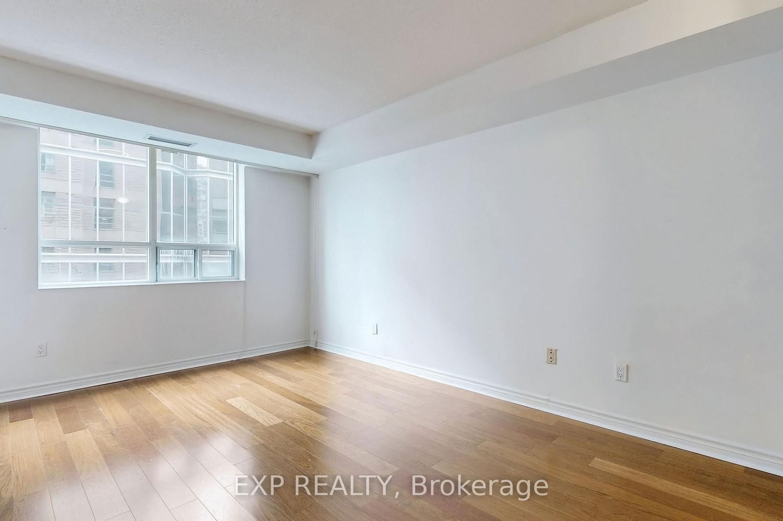 71 Simcoe St E, unit 1204 for sale