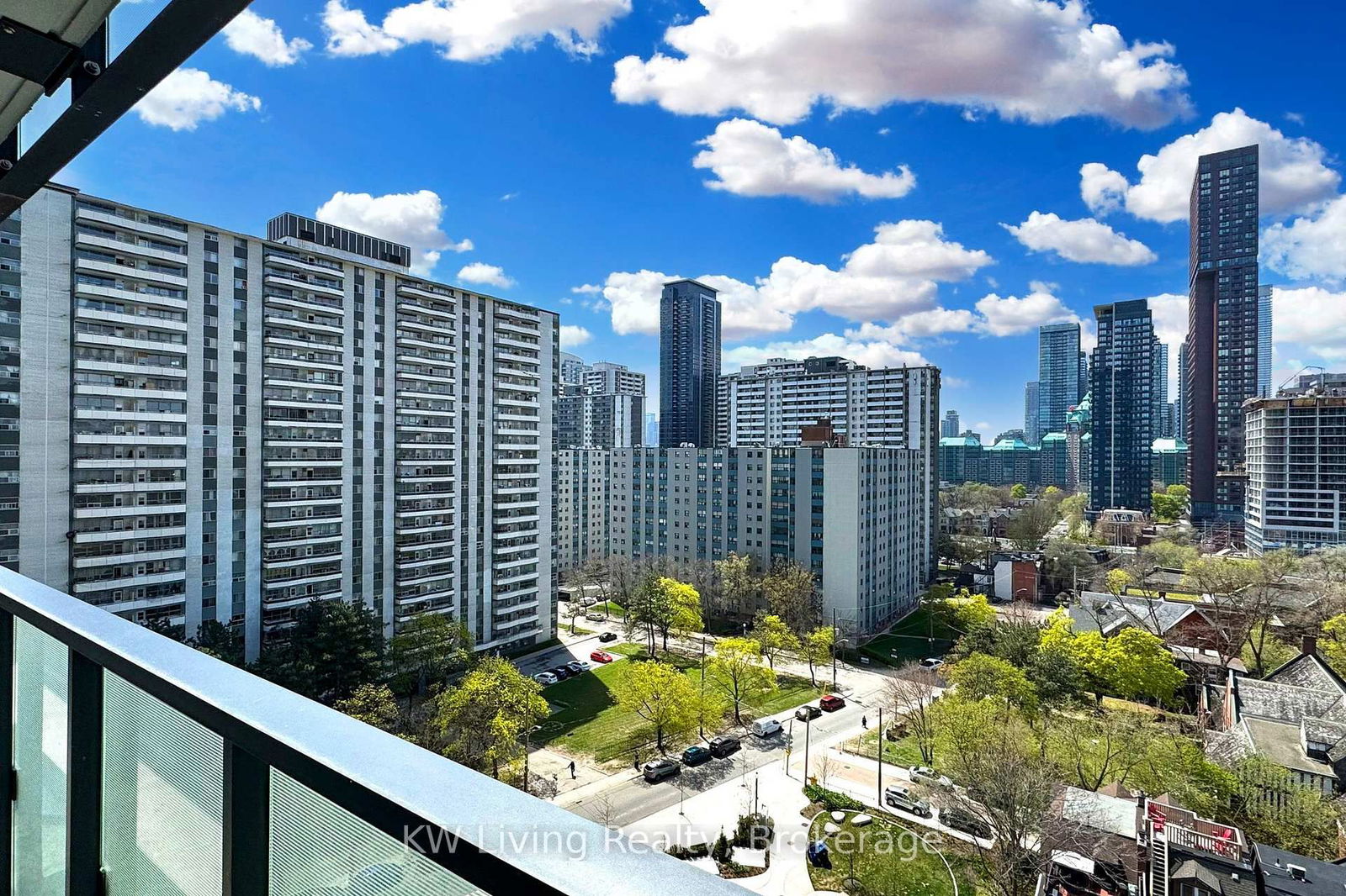 575 Bloor St E, unit 1202 for rent