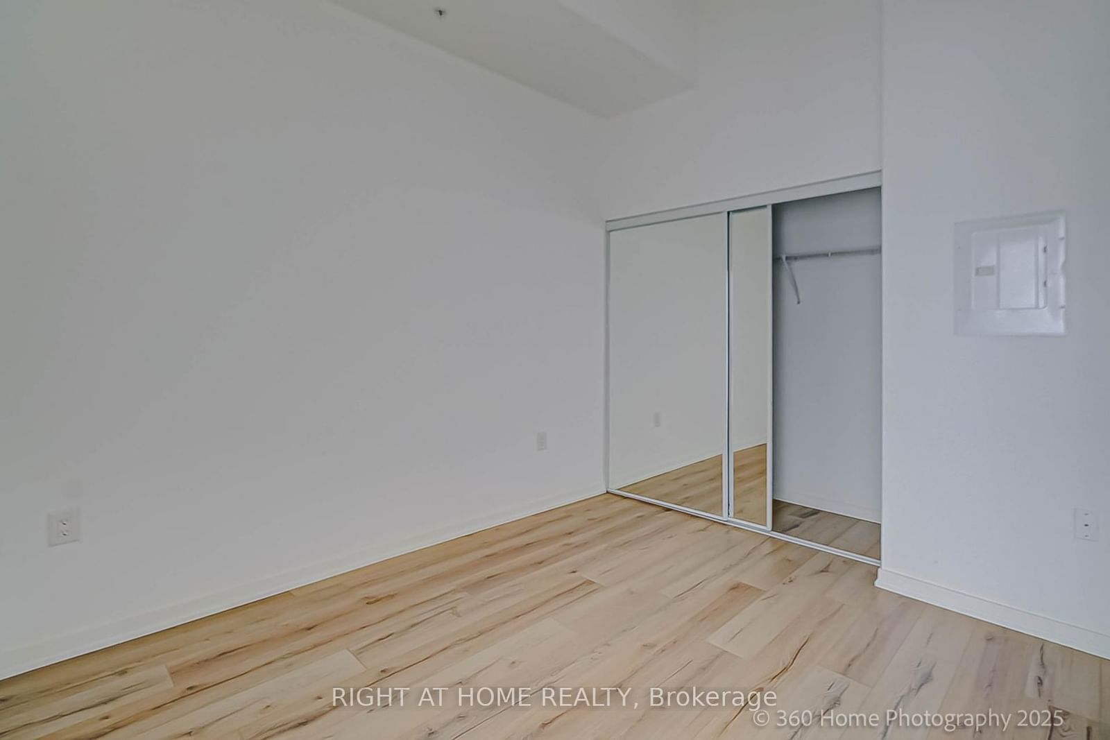 36 Lisgar St, unit 306 for sale