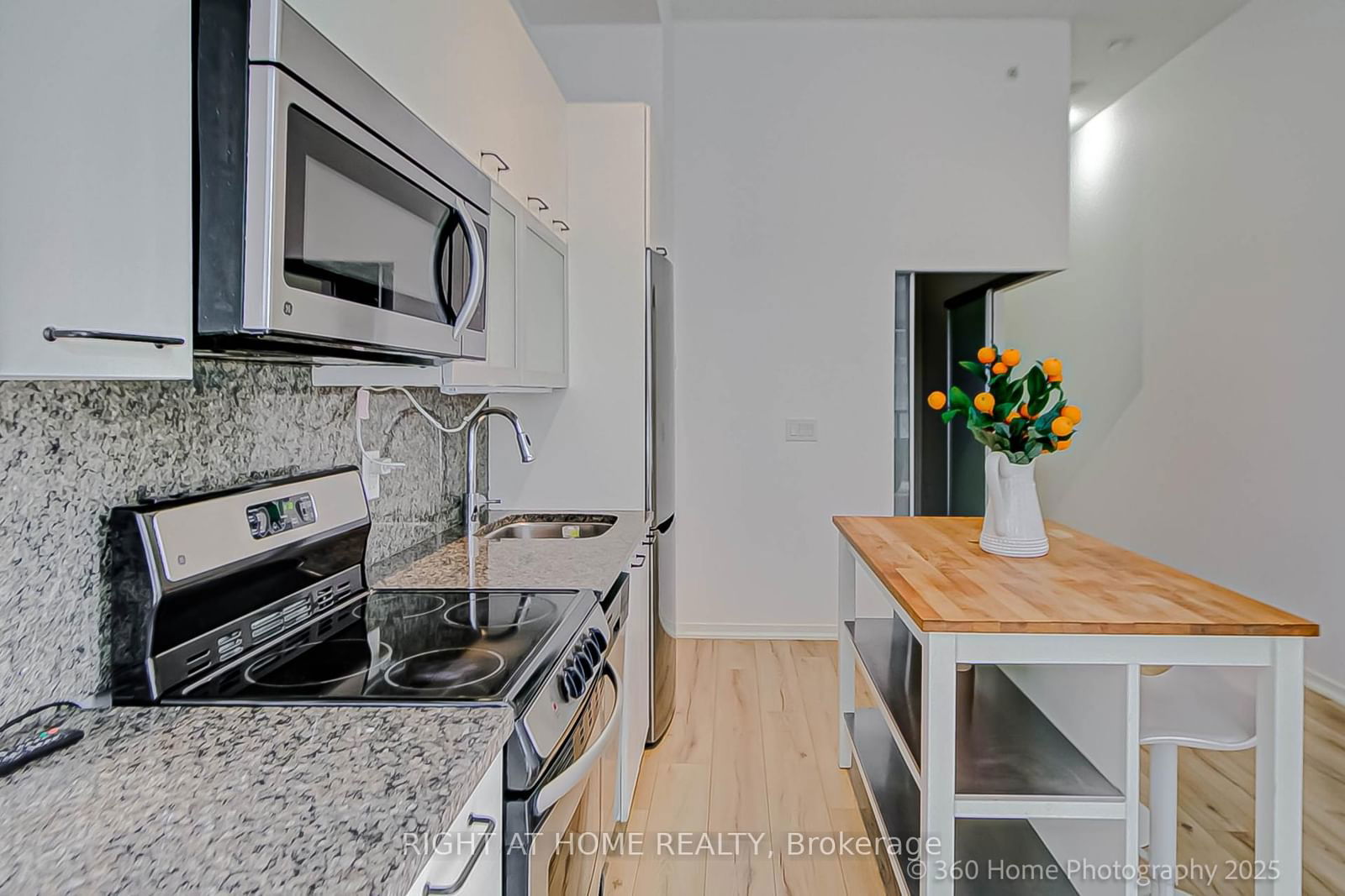 36 Lisgar St, unit 306 for sale