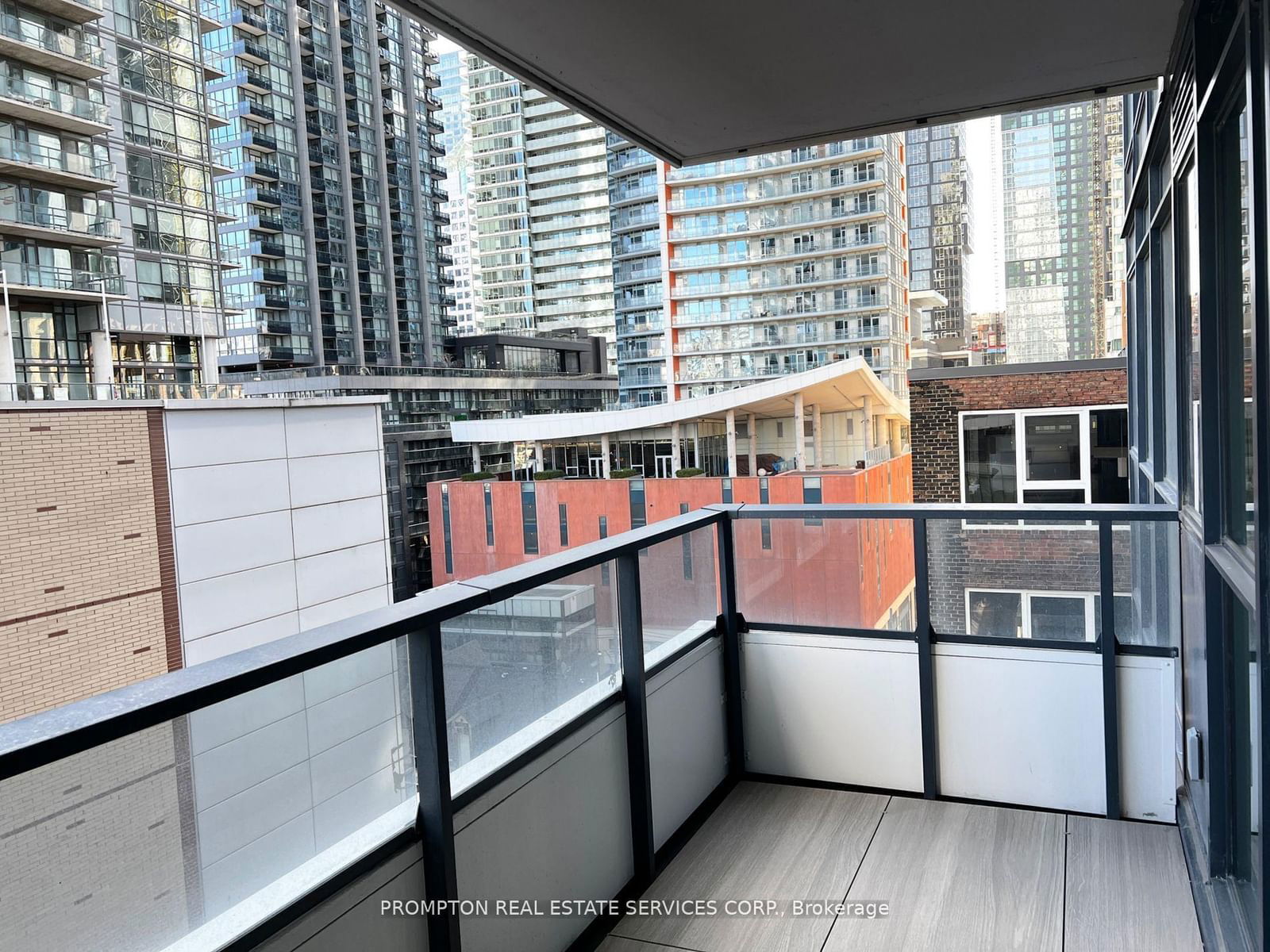 38 Widmer St, unit 906 for rent