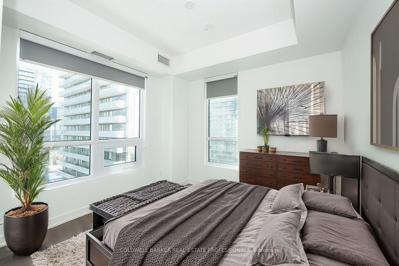 108 Peter St, unit 2905 for sale