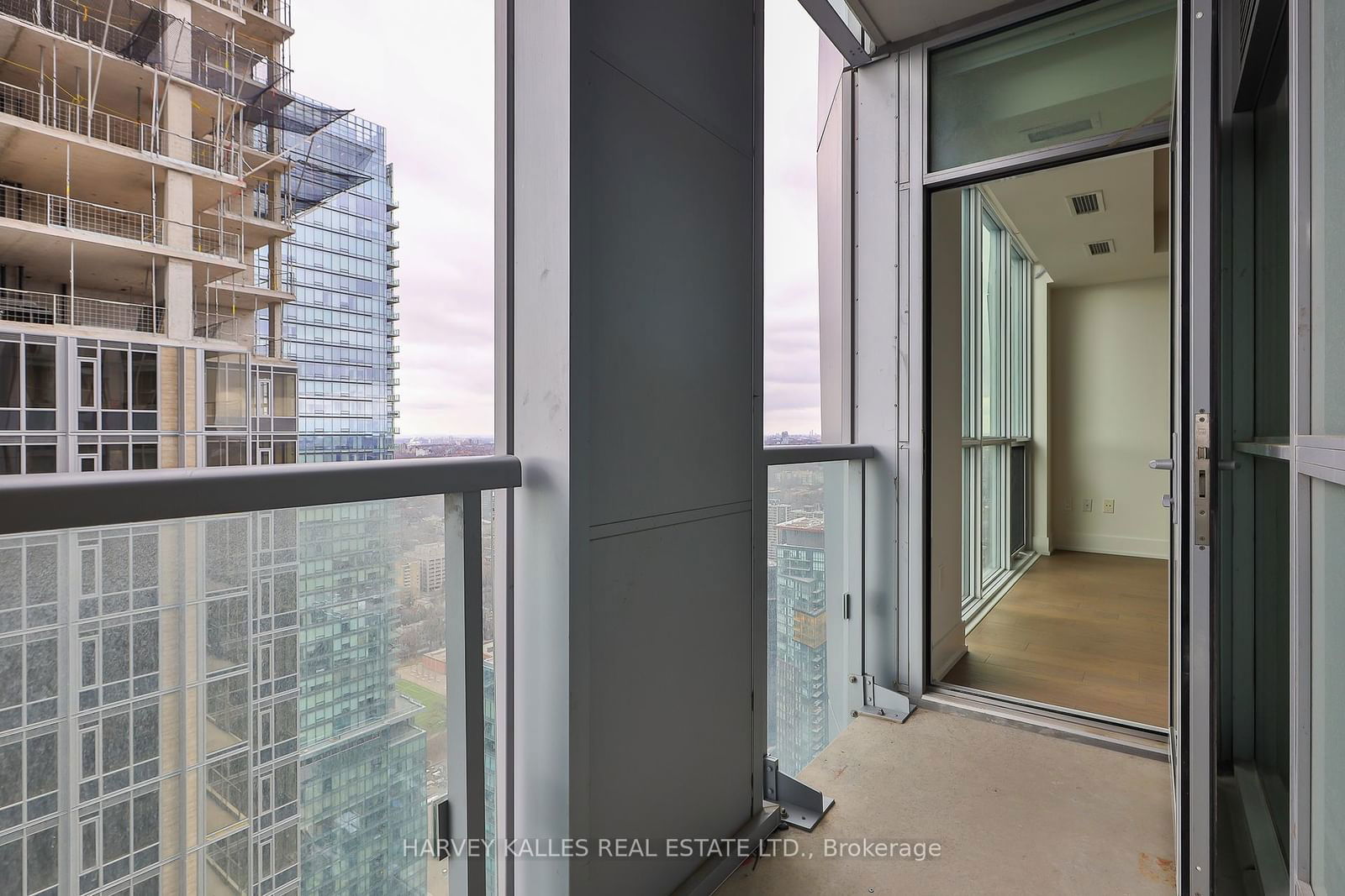 1 Yorkville Ave, unit 4503 for sale