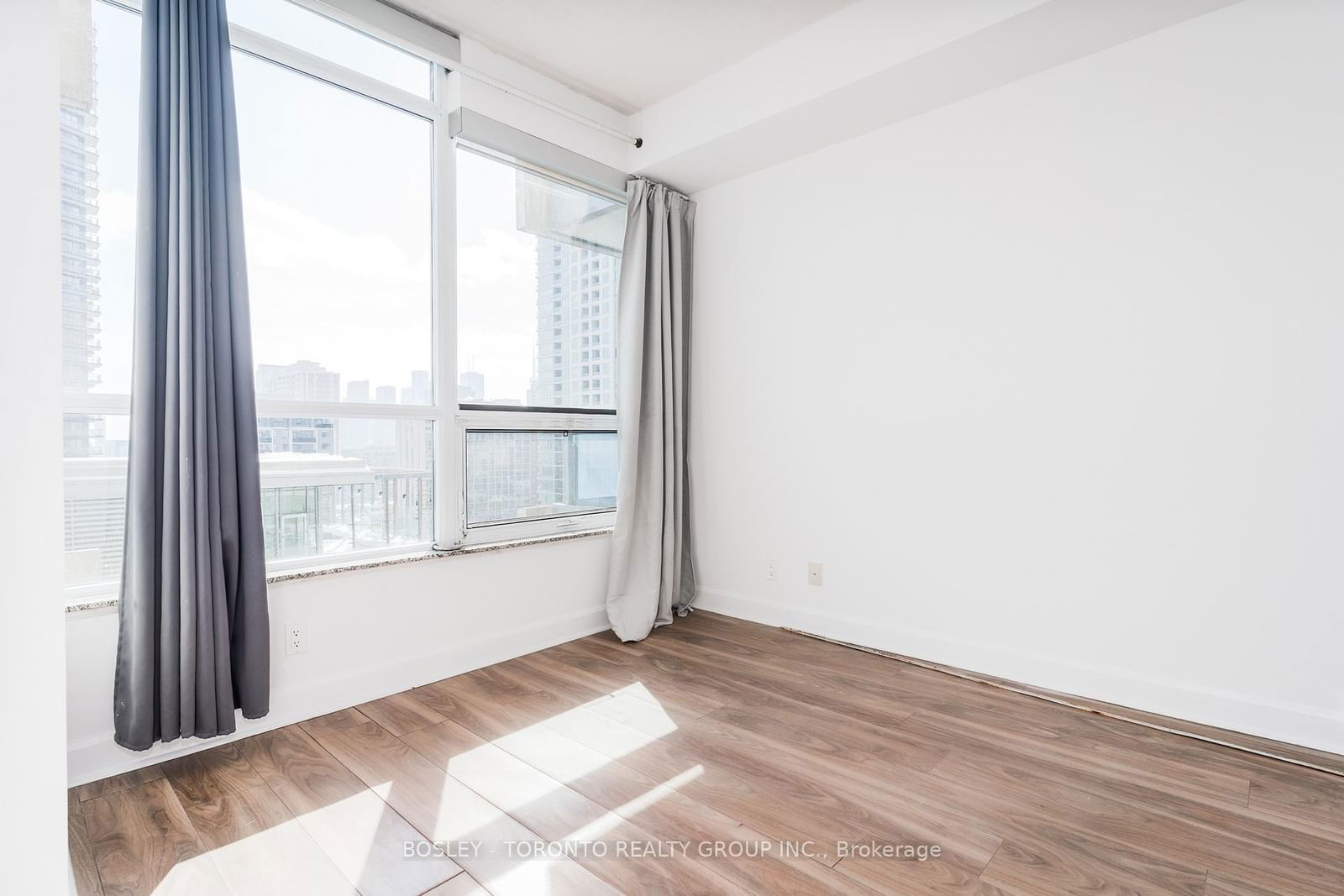 500 Sherbourne St, unit 1206 for rent