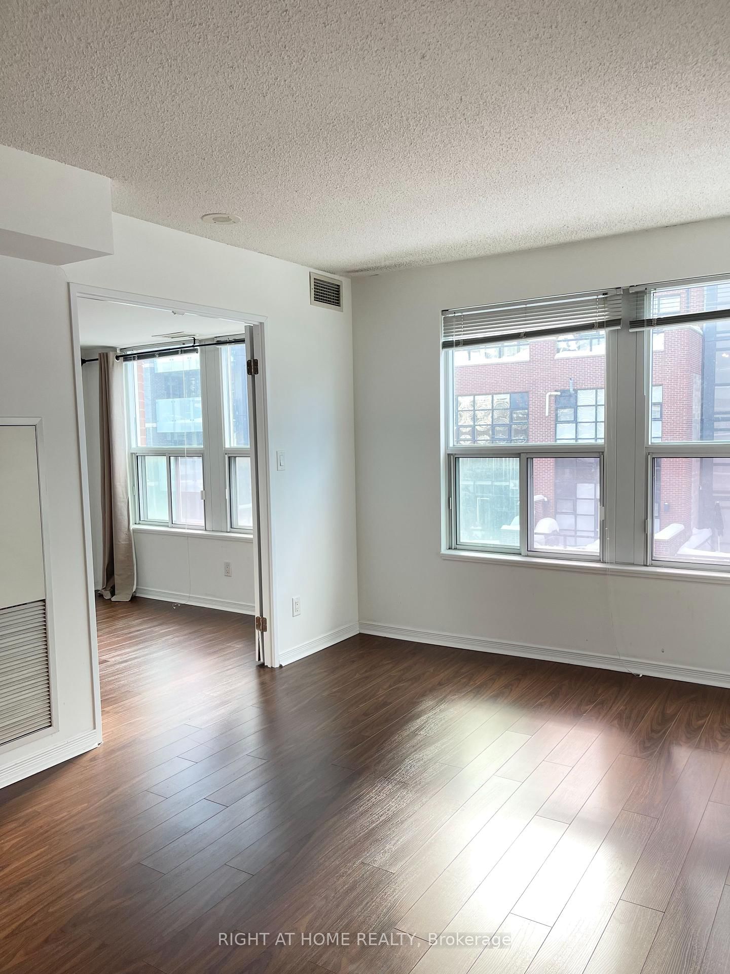 230 King St E, unit 606 for sale