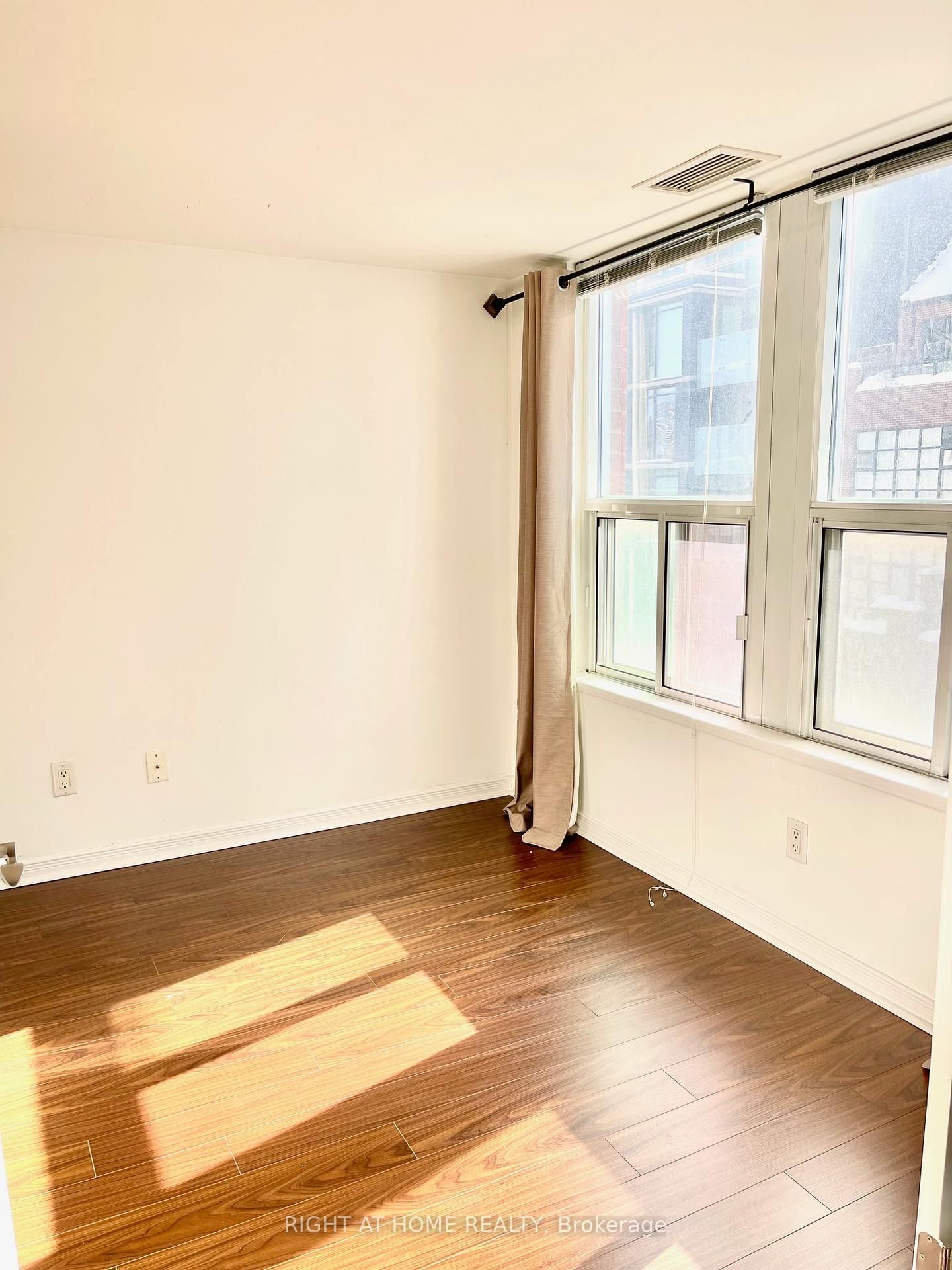 230 King St E, unit 606 for sale