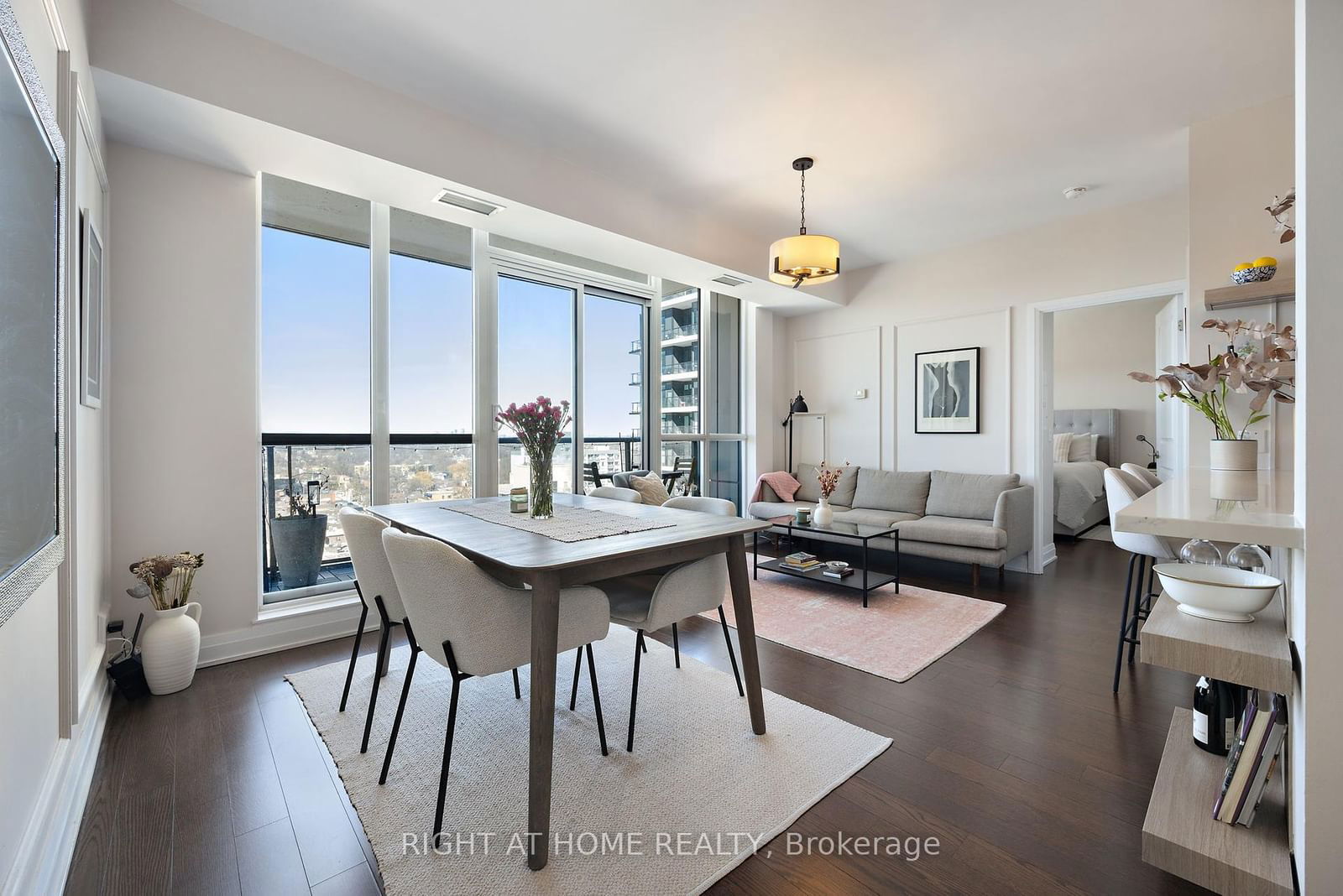 530 St Clair Ave, unit 1503 for sale