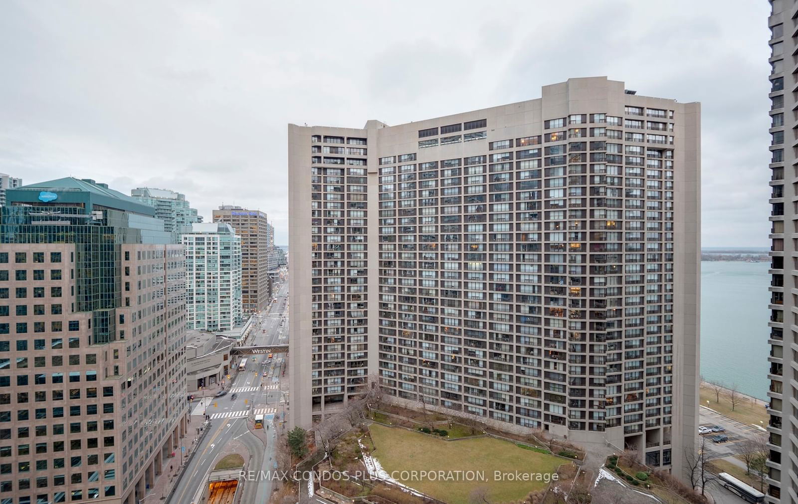 55 Harbour Sq, unit 2418 for rent