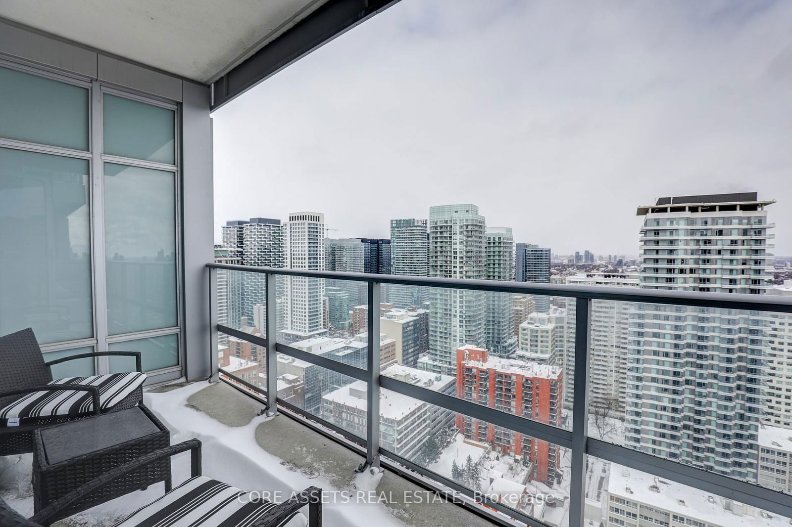 2191 Yonge St, unit 3712 for rent