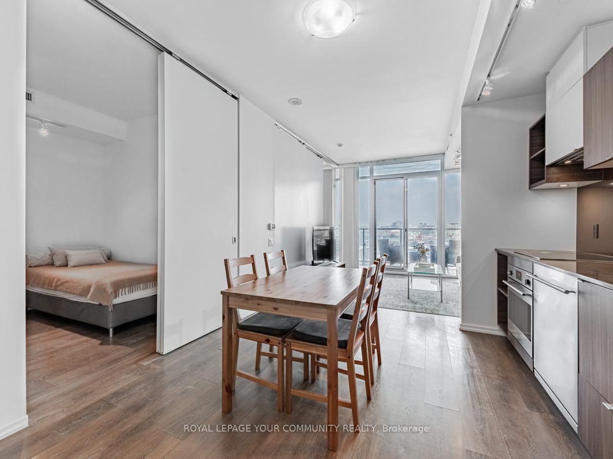 125 Peter St, unit 1604 for sale