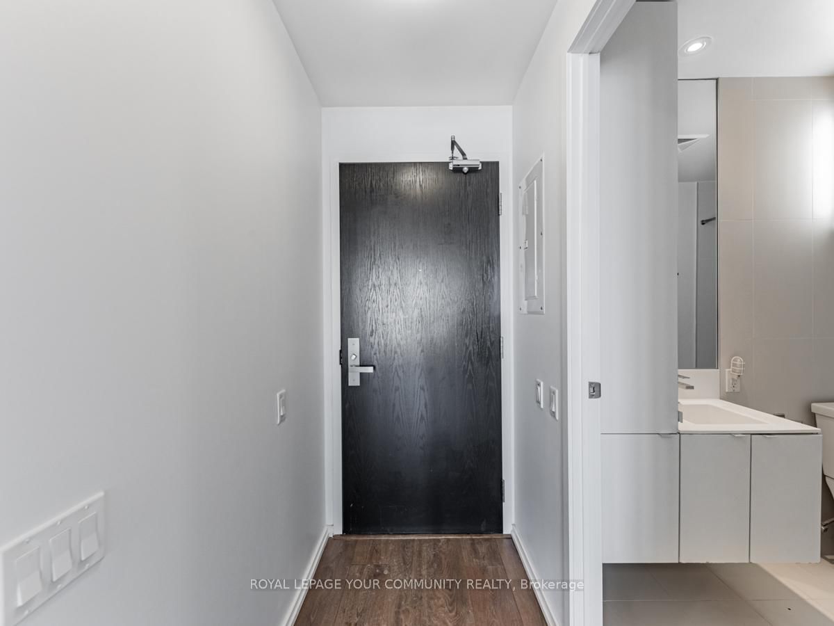 125 Peter St, unit 1604 for sale