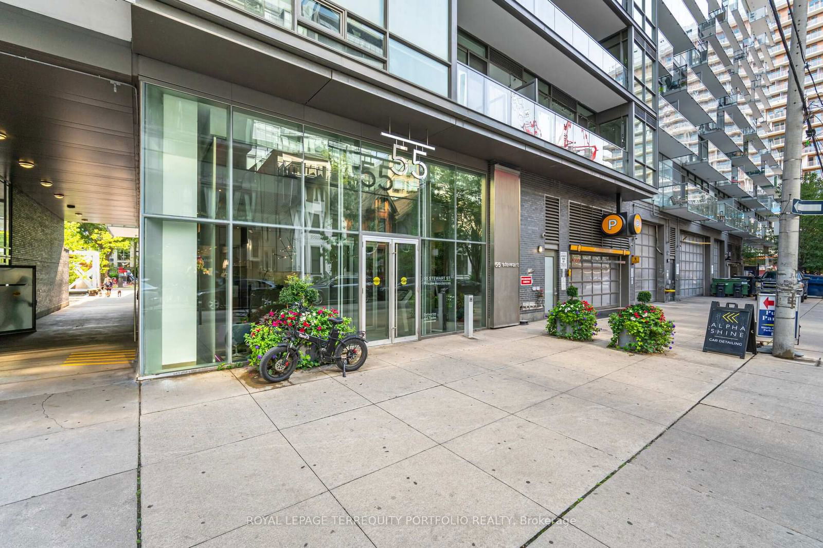 55 Stewart St, unit 823 for sale