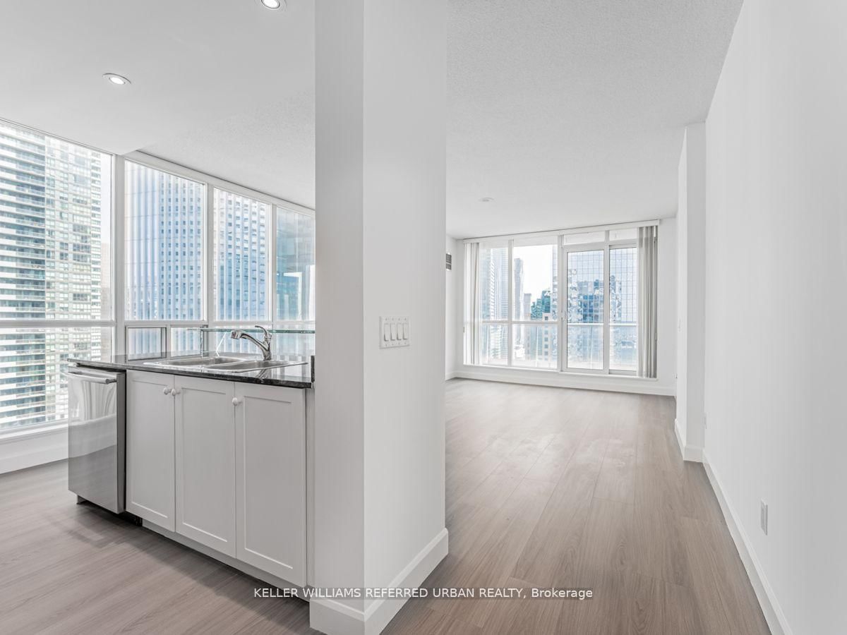 8 York St, unit 3202 for sale