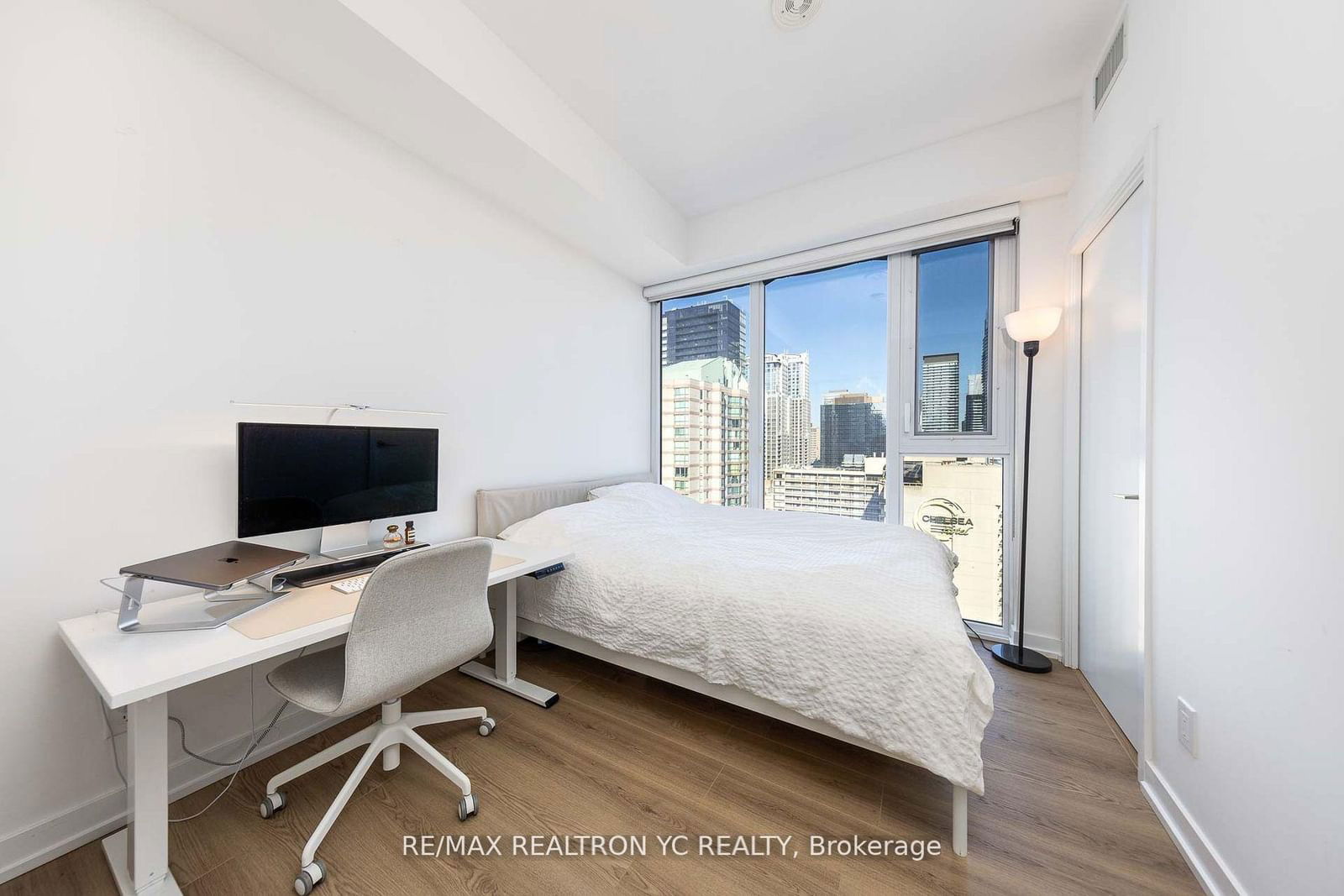 20 Edward St, unit 2516 for sale