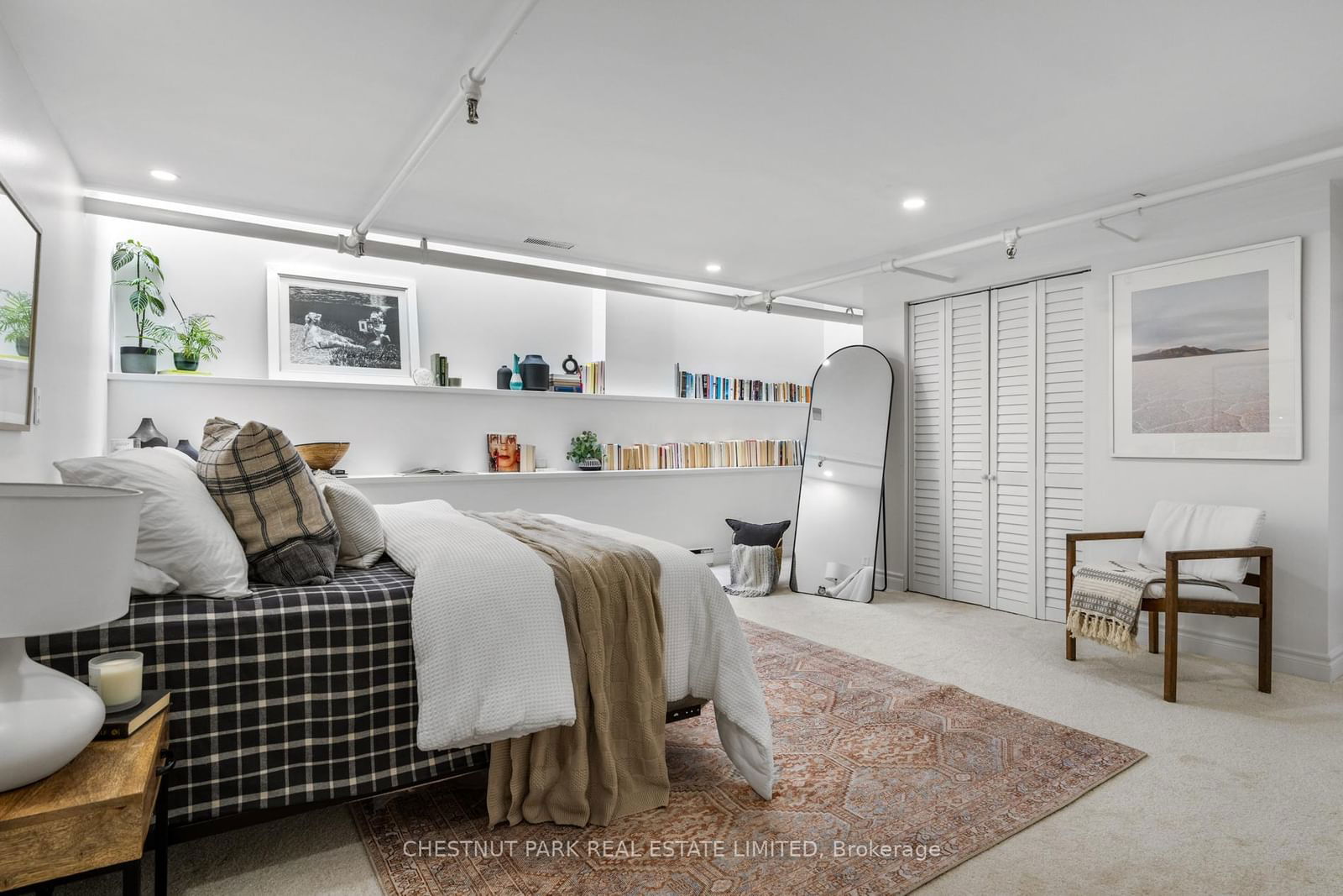 70 Shaftesbury Ave, unit TH 11 for sale