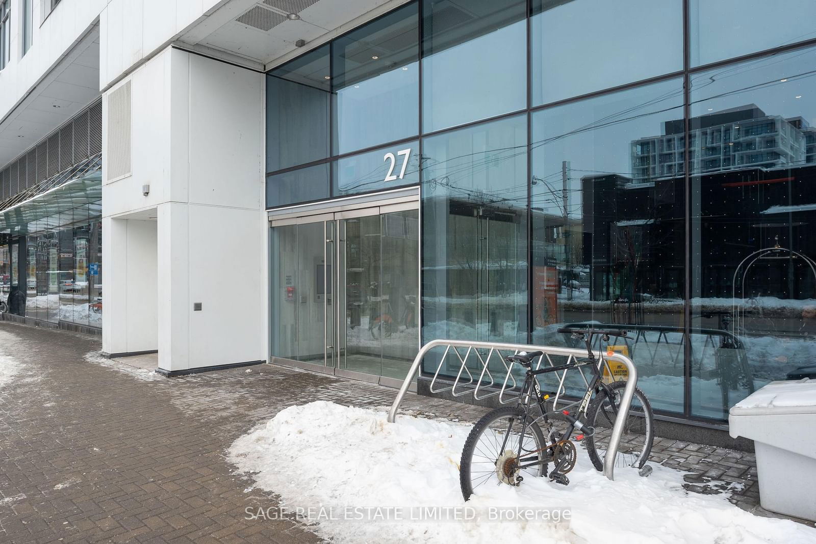 27 Bathurst St, unit 1004 for rent