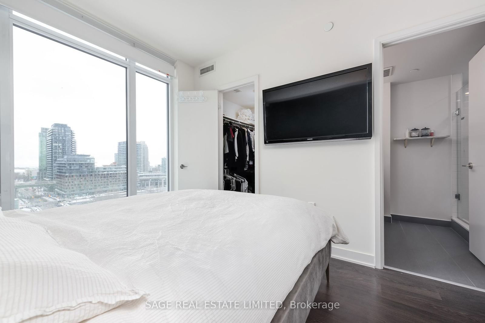 27 Bathurst St, unit 1004 for rent