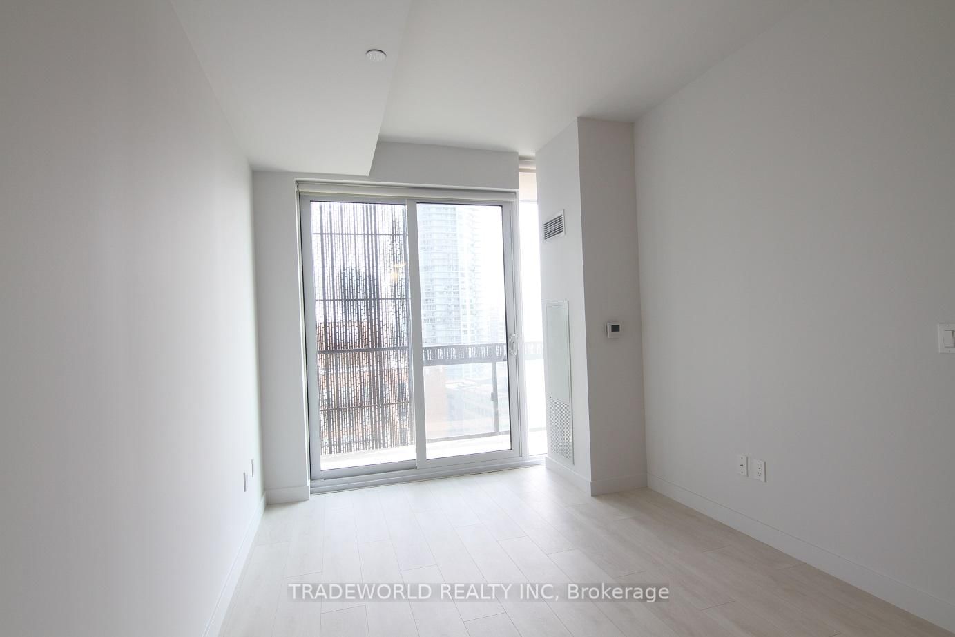 8 Eglinton Ave E, unit 1210 for sale