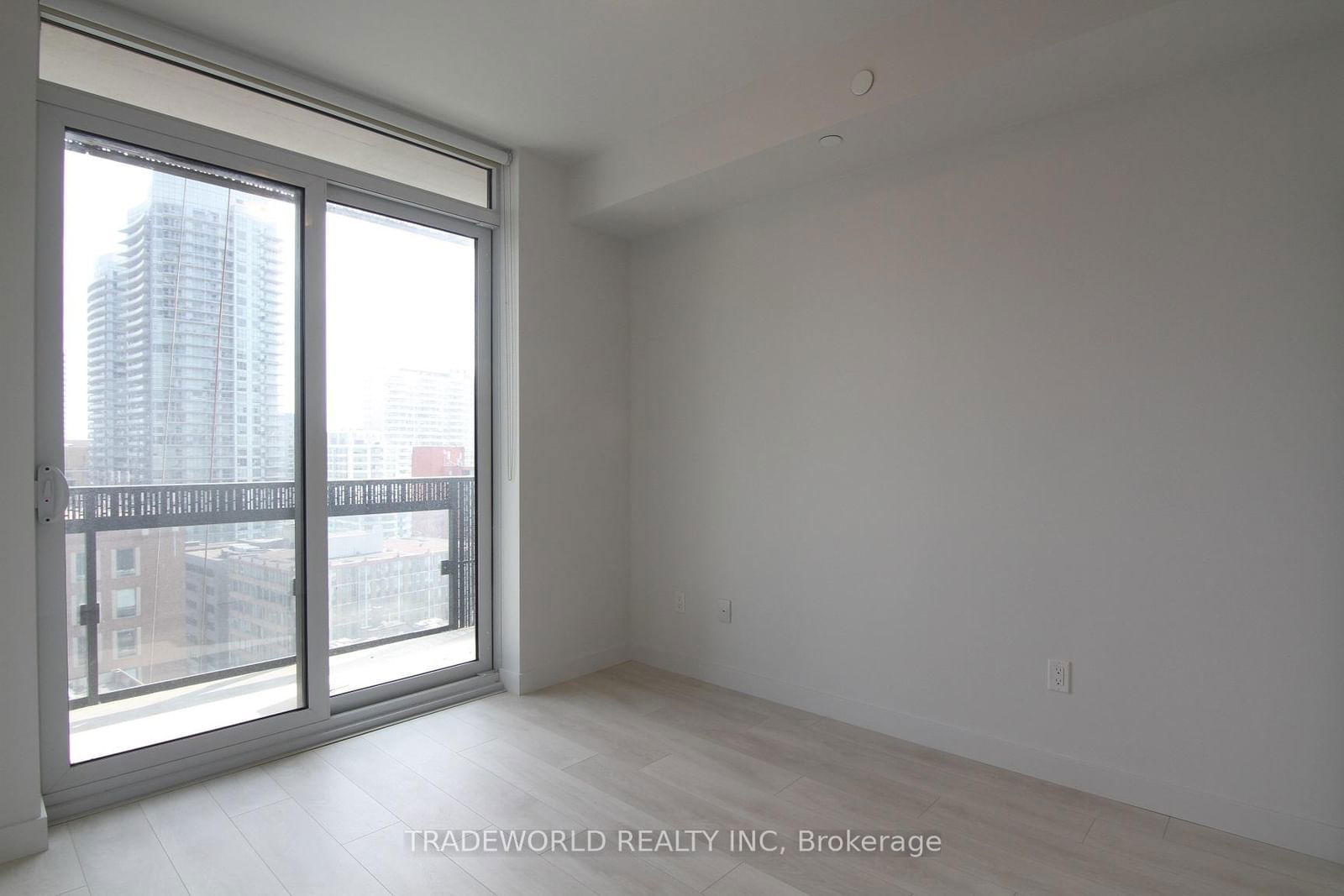 8 Eglinton Ave E, unit 1210 for sale