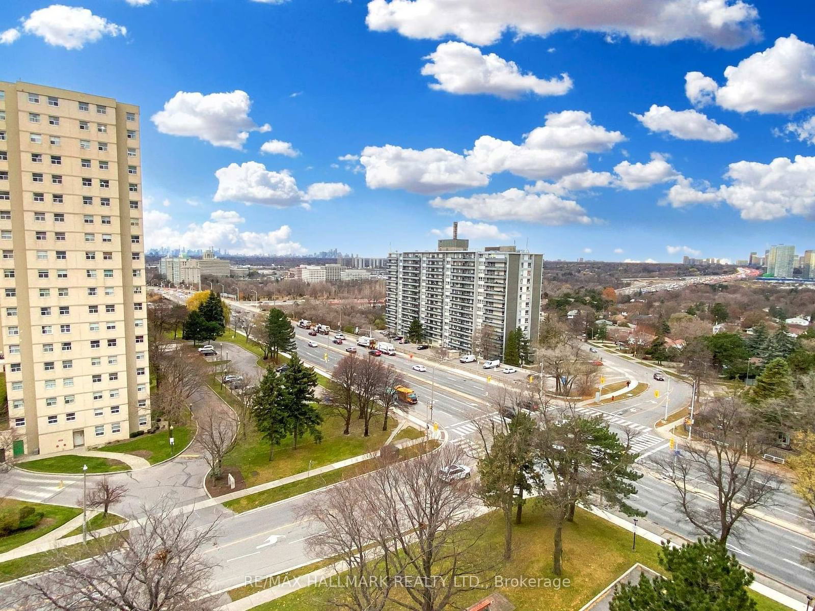 10 Parkway Forest Dr, unit 903 for sale