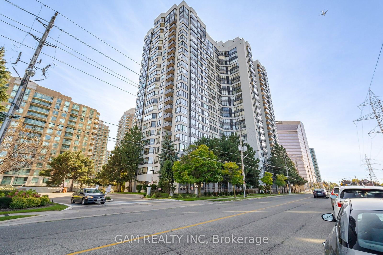 7 Bishop Ave, unit 1516 for sale