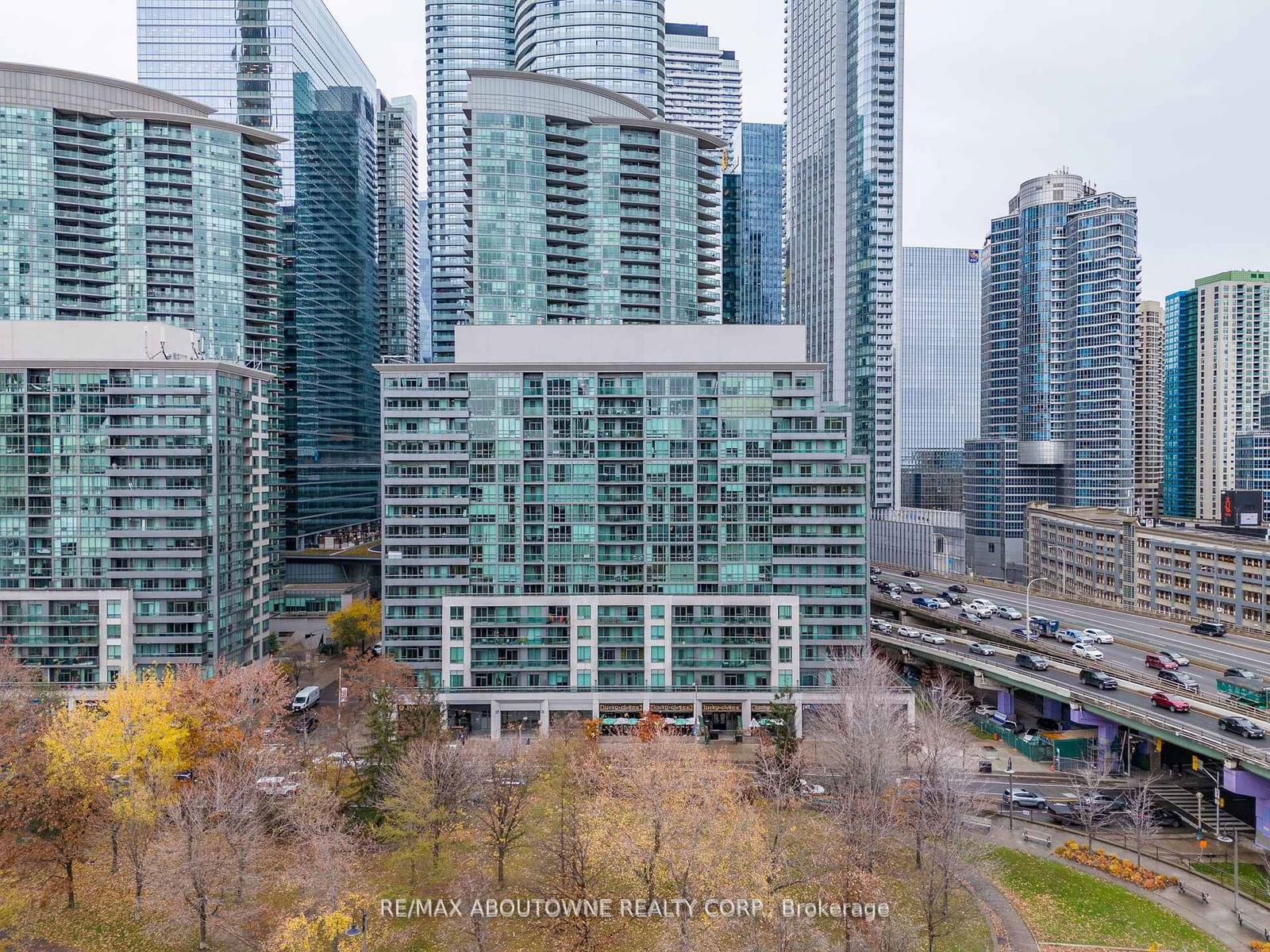 25 Lower Simcoe St, unit 508 for sale