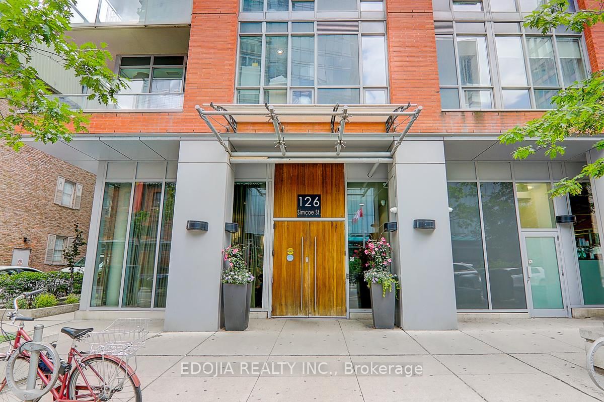 126 Simcoe St, unit 2809 for sale