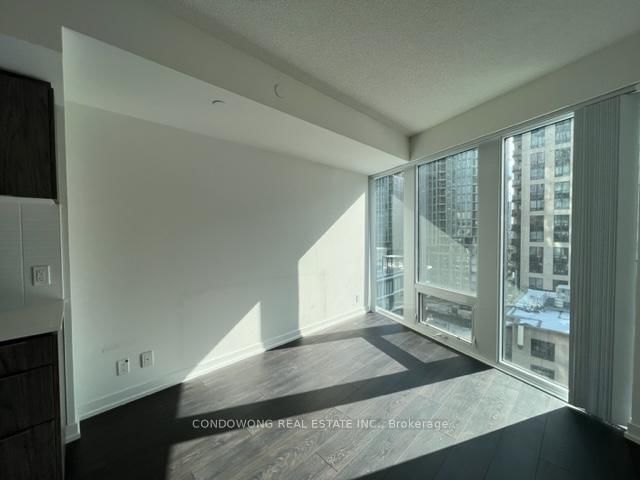 60 Shuter St, unit 1103 for sale