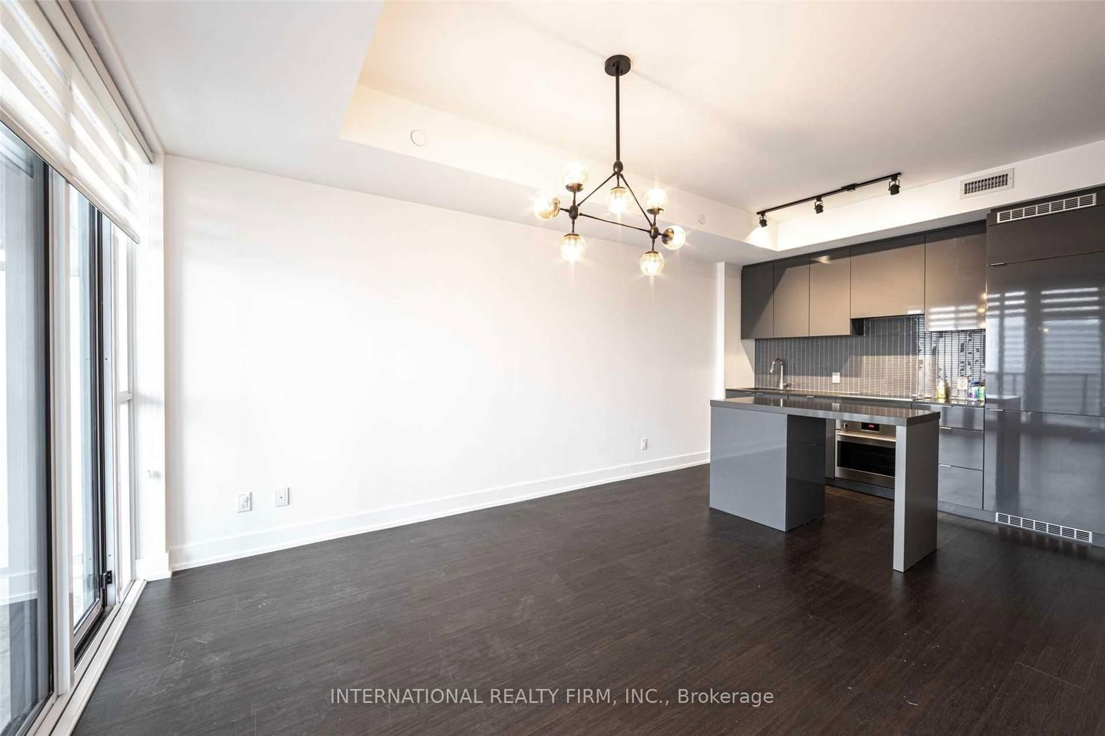 7 Grenville St, unit 3909 for rent