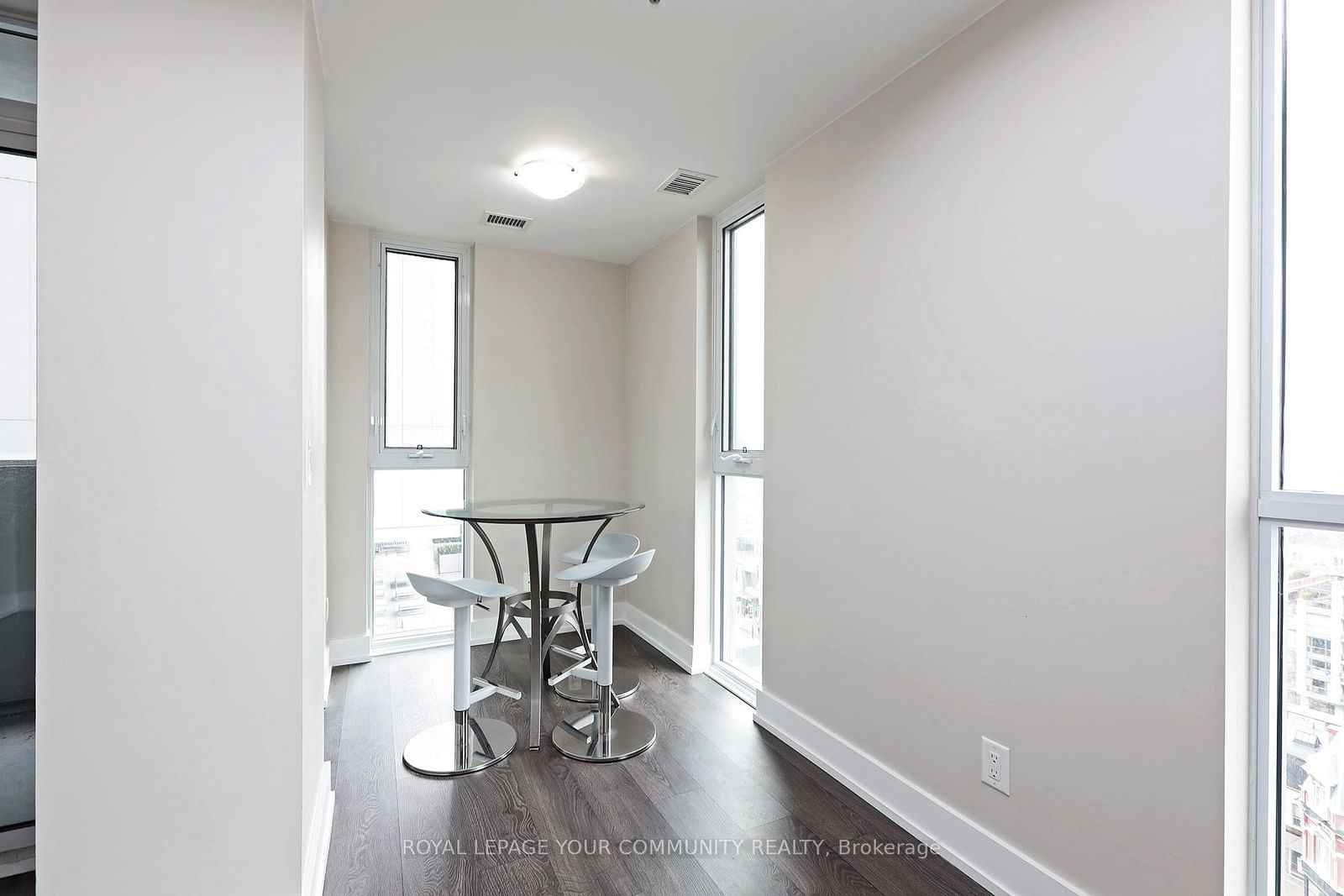 318 Richmond St, unit 1212 for sale