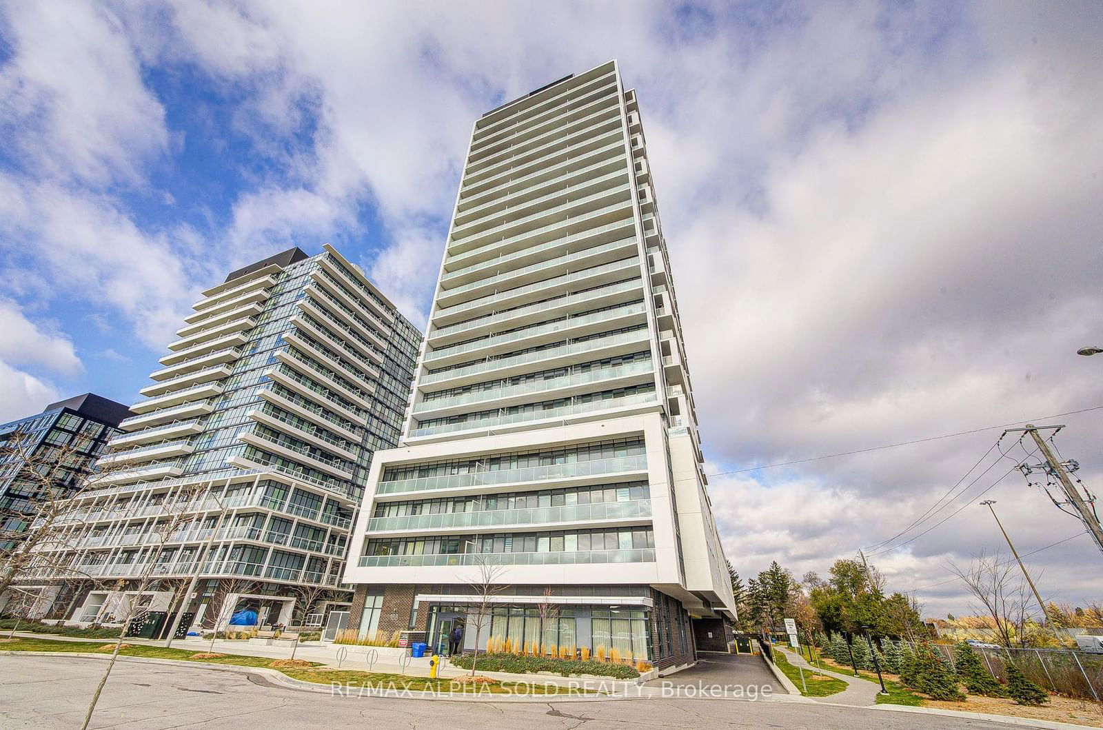 188 Fairview Mall Dr, unit 618 for sale