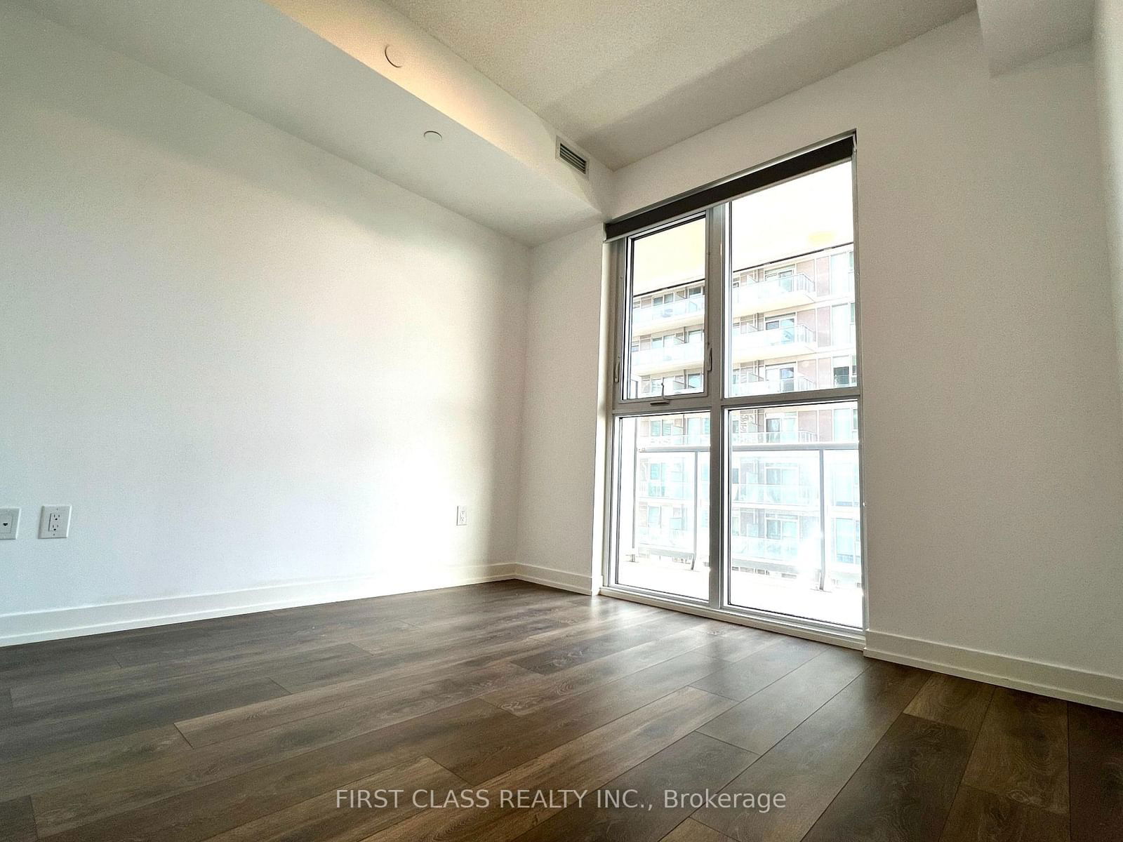 15 Lower Jarvis St, unit 1501 for sale