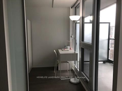 251 Jarvis St, unit 817 for rent