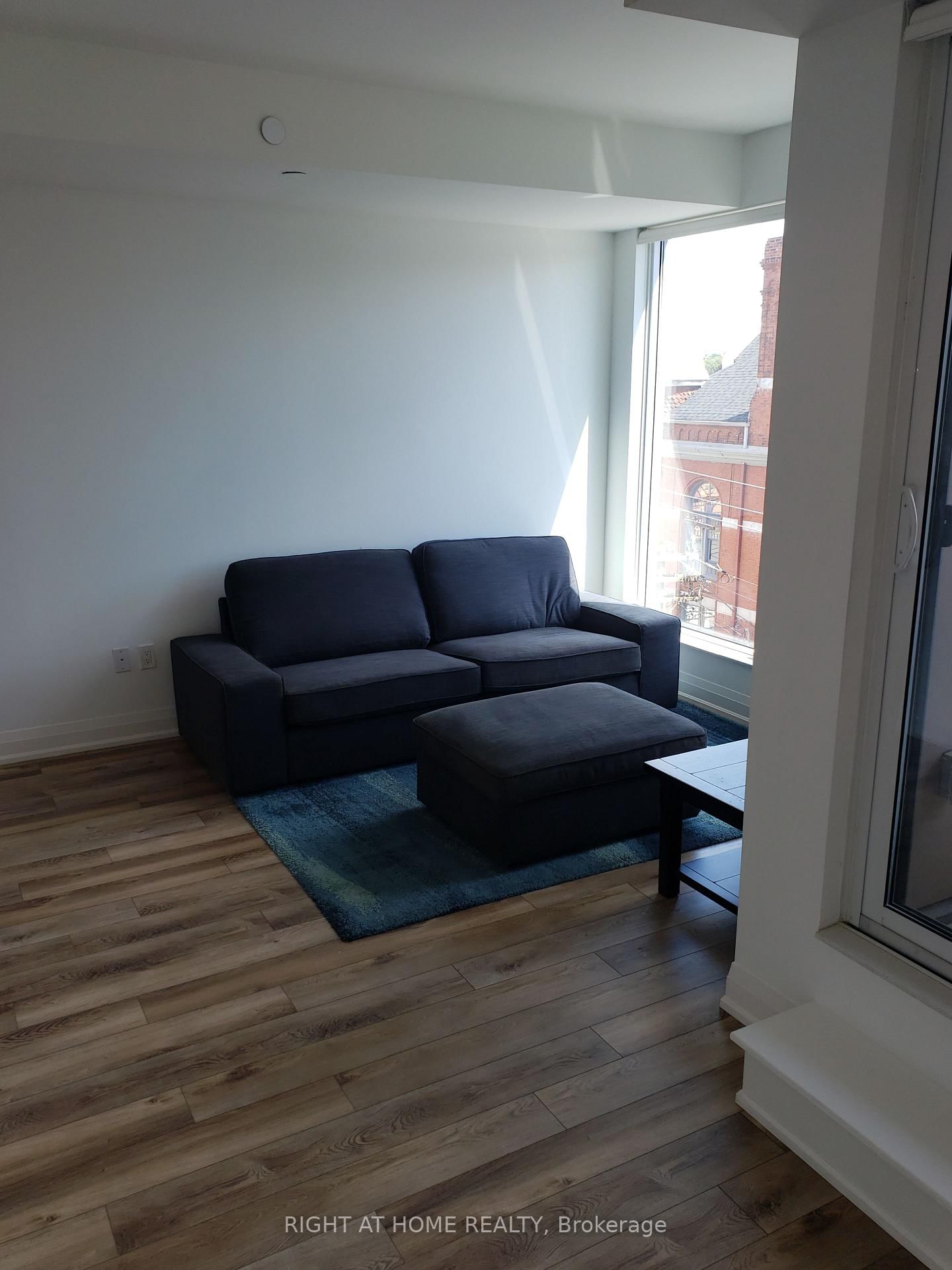 106 Dovercourt Rd, unit 519 for rent