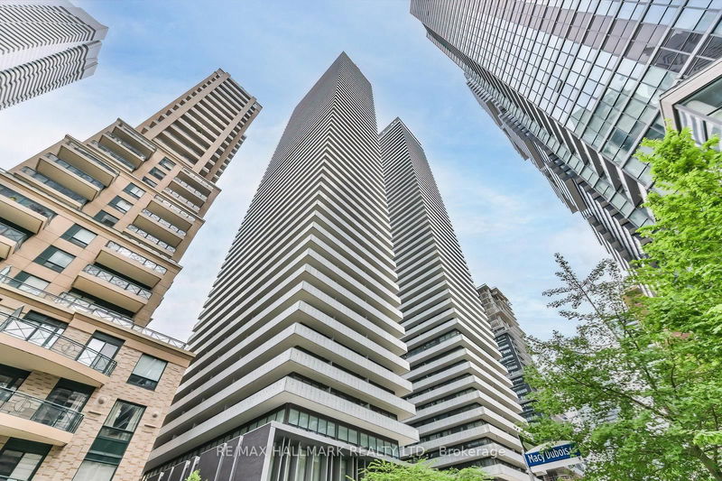 50 Charles St E, unit 608 for rent