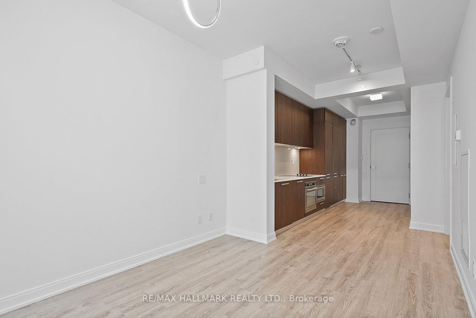 50 Charles St E, unit 608 for rent