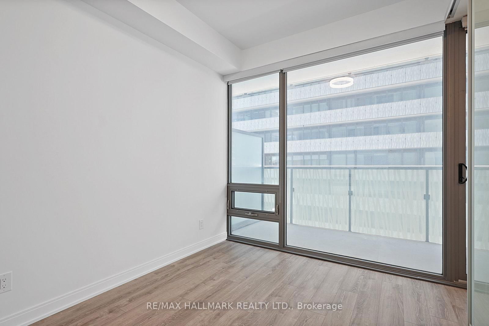 50 Charles St E, unit 608 for rent