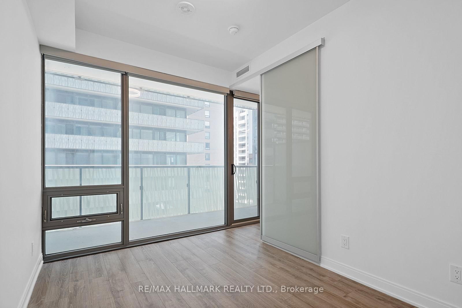 50 Charles St E, unit 608 for rent