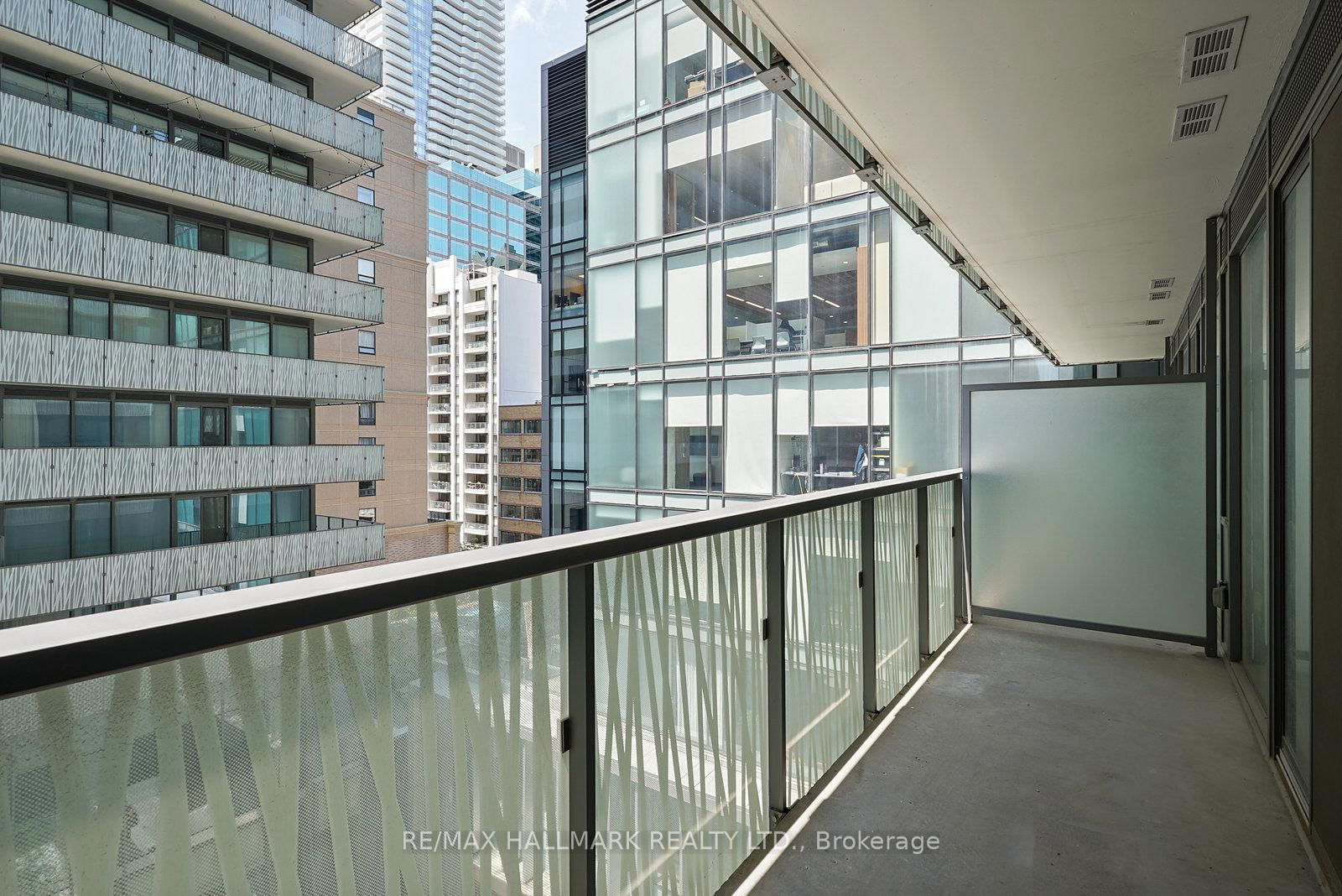 50 Charles St E, unit 608 for rent