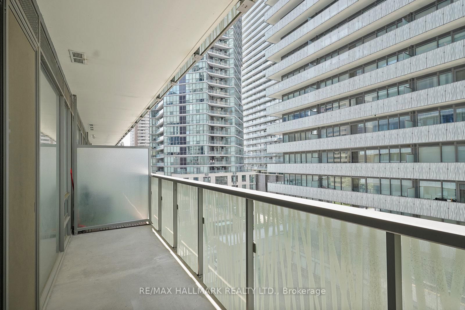 50 Charles St E, unit 608 for rent