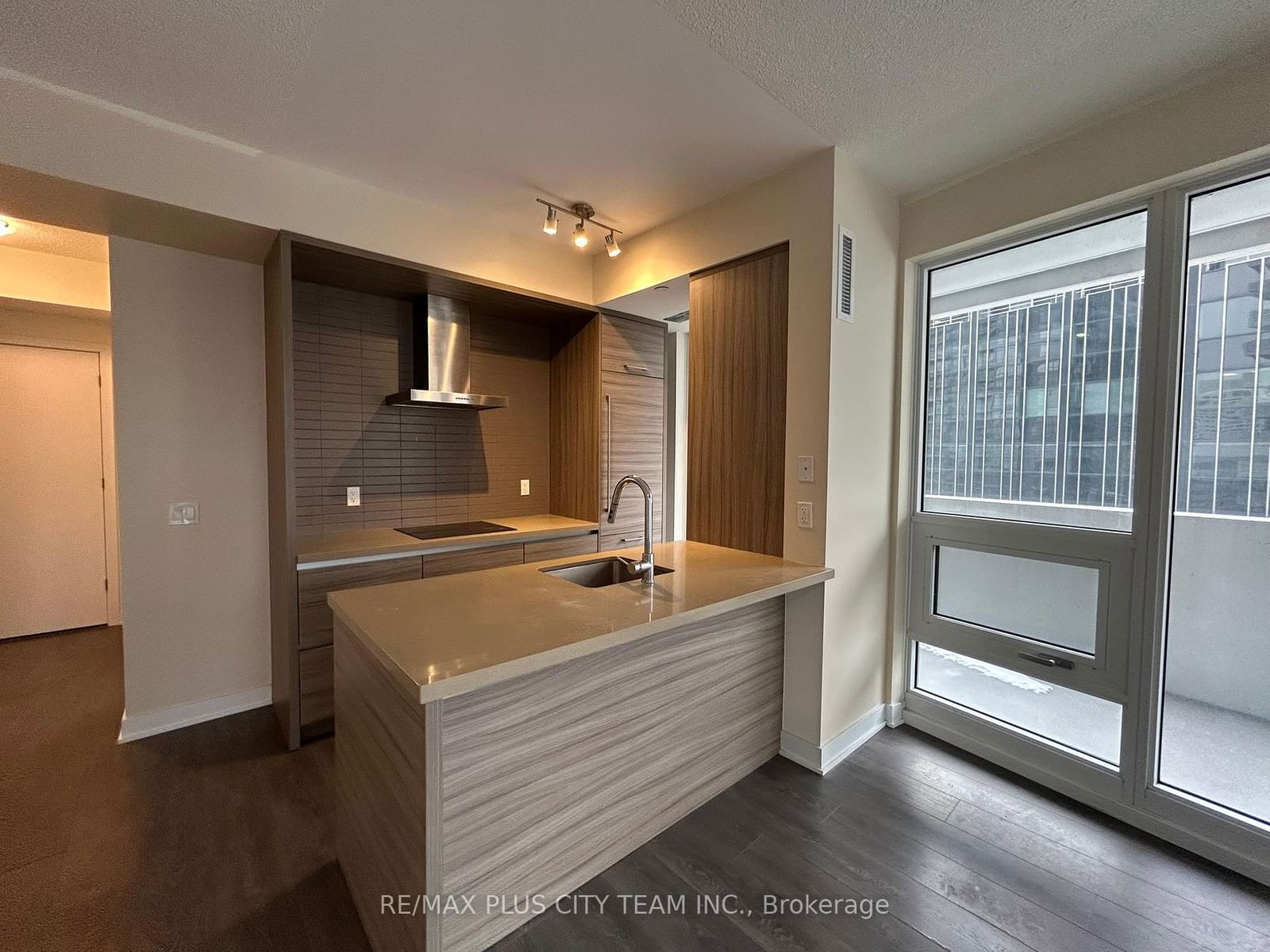 2221 Yonge St, unit 1309 for rent