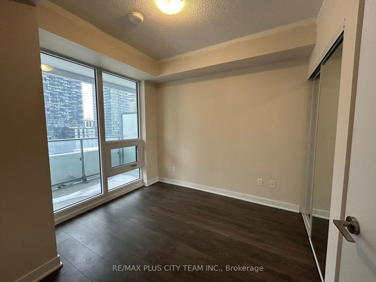 2221 Yonge St, unit 1309 for rent