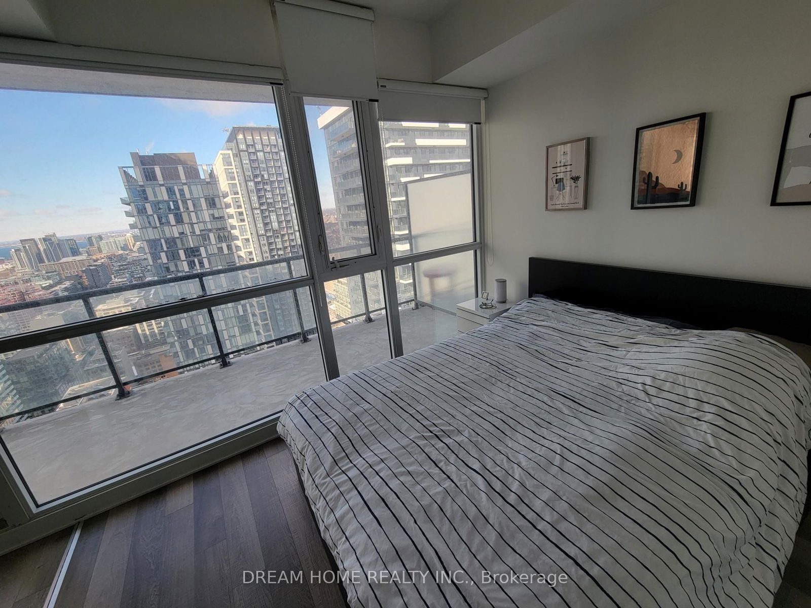 290 Adelaide St W, unit 3812 for rent