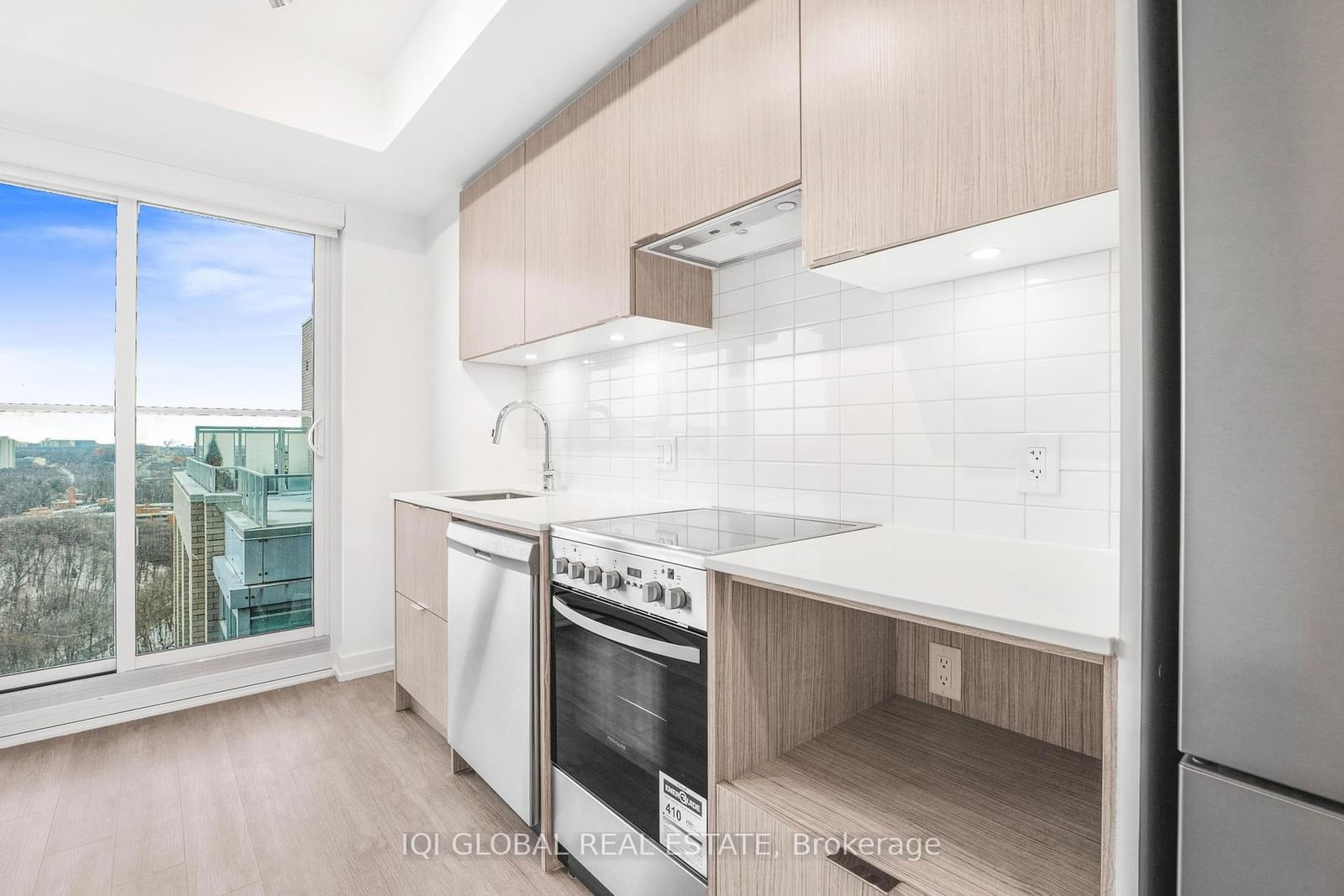 395 Bloor St E, unit 1409 for rent