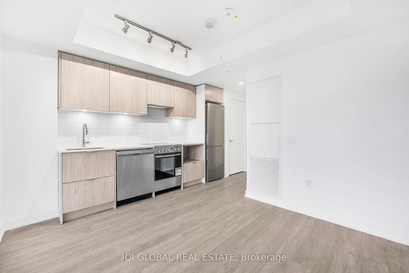 395 Bloor St E, unit 1409 for rent