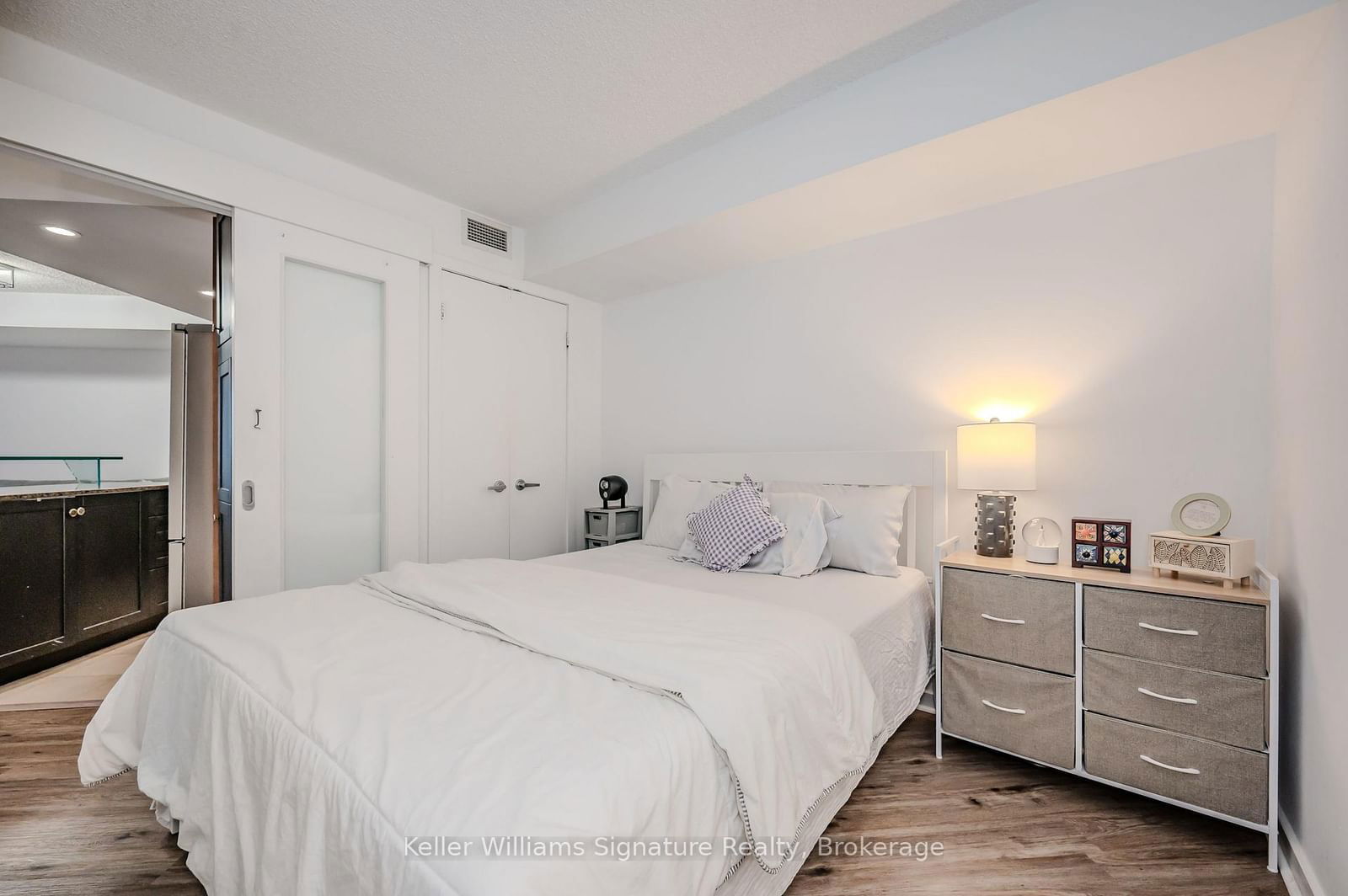 8 York St, unit 1010 for rent