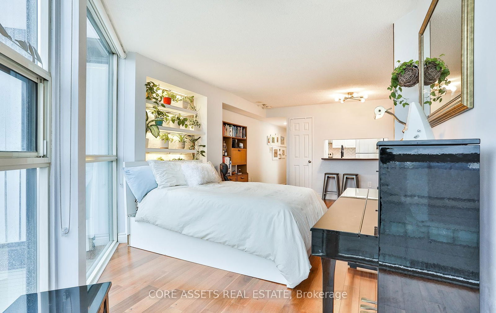 705 King St W, unit 1906 for sale