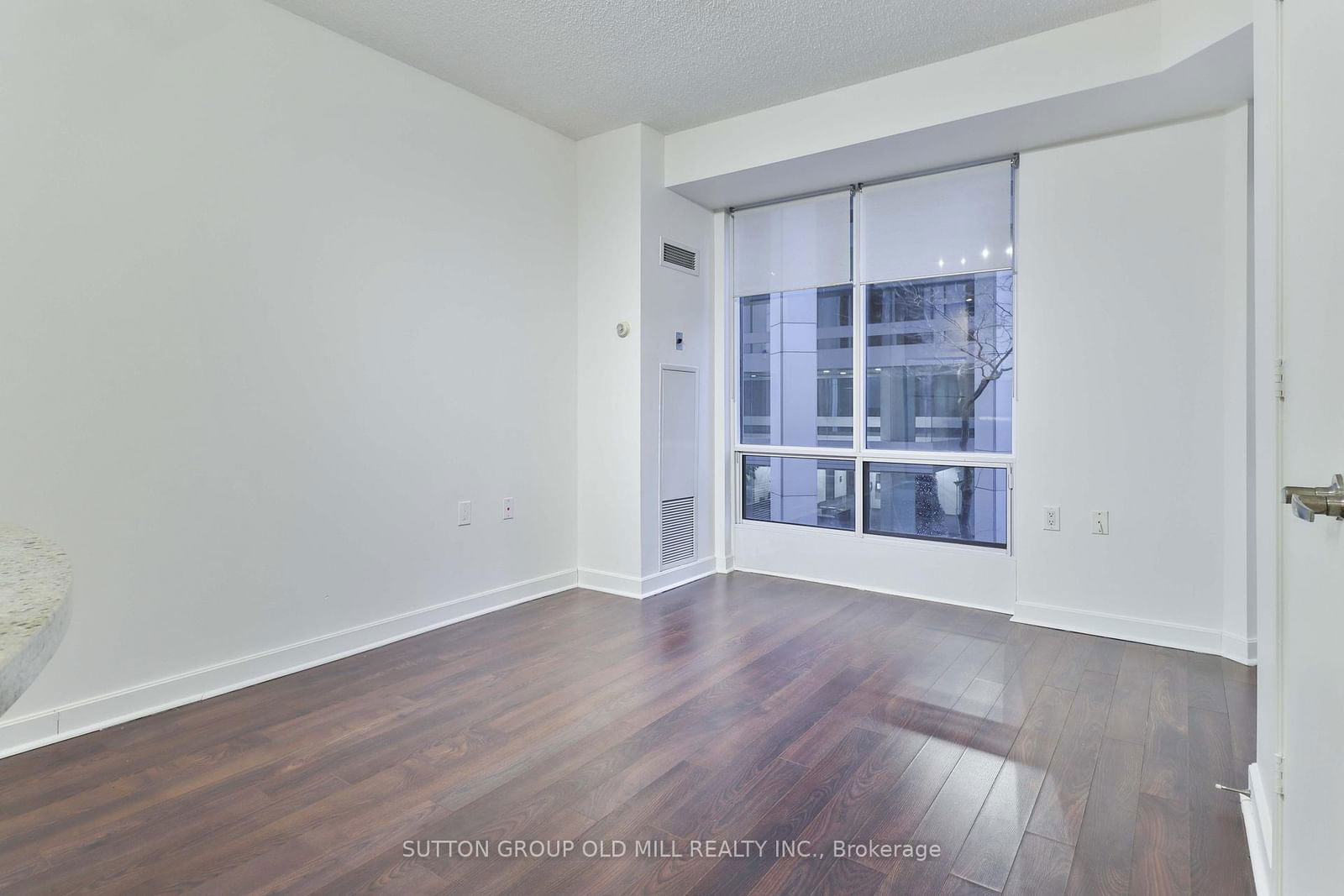 85 Bloor St E, unit 208 for sale