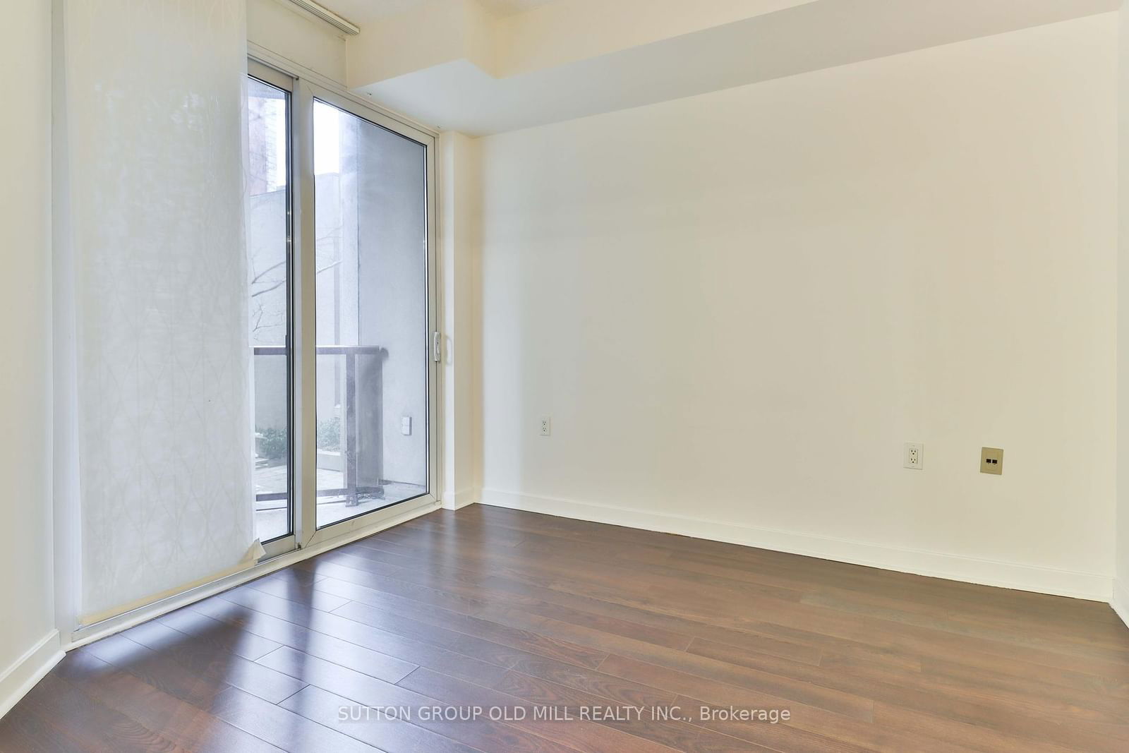 85 Bloor St E, unit 208 for sale