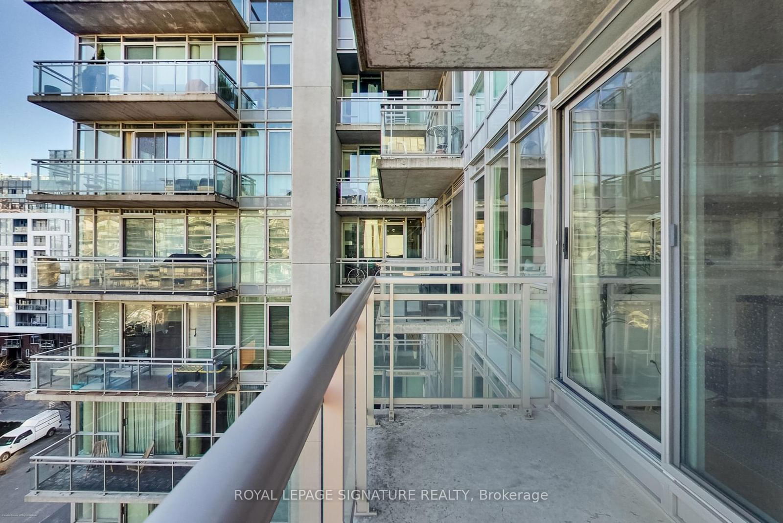 38 Niagara St, unit 711 for sale